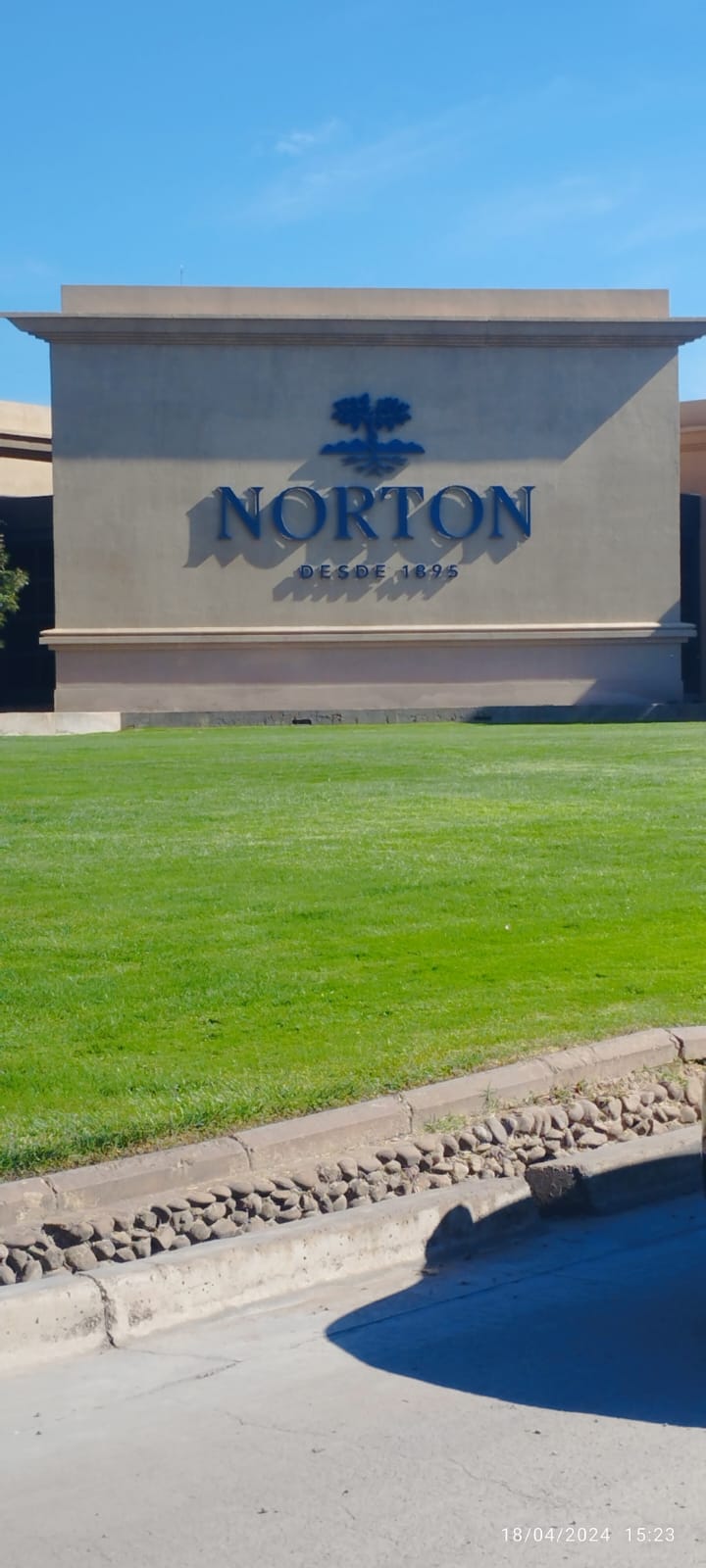 Traslado a la emblemática Bodega Norton en Luján de Cuyo